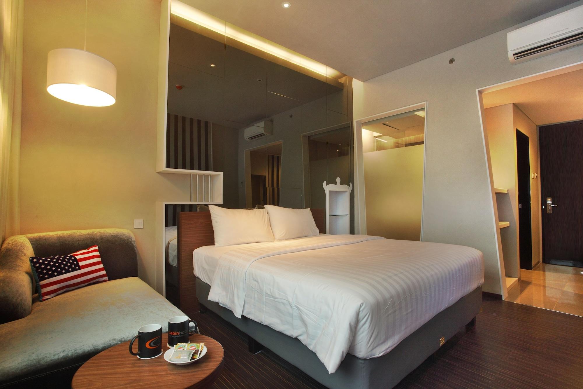 Cabin Hotel Jacarta Exterior foto