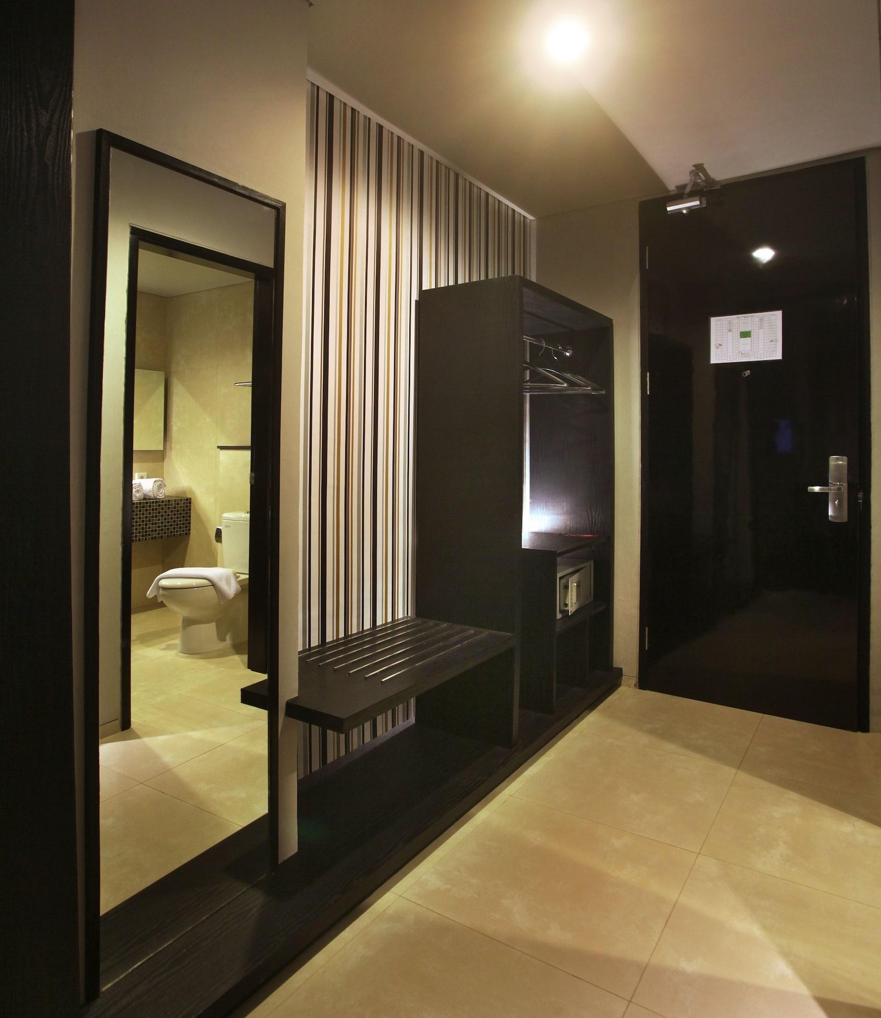 Cabin Hotel Jacarta Exterior foto