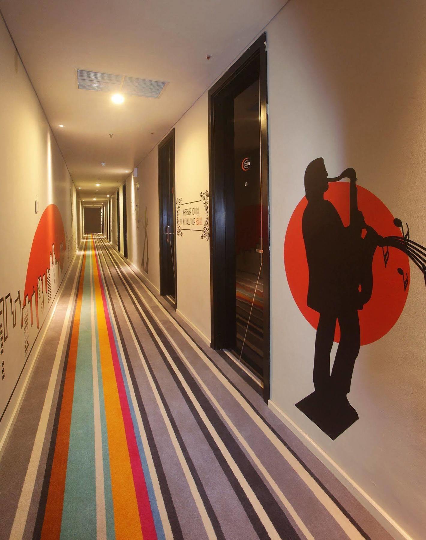 Cabin Hotel Jacarta Exterior foto